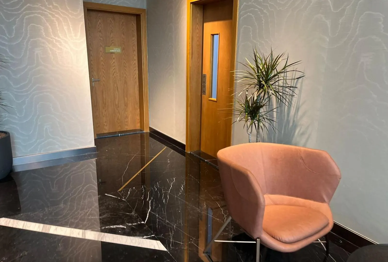 Very Spacious 2 Bedroom Apartment Modern Comfort In The Heart Of Dubai