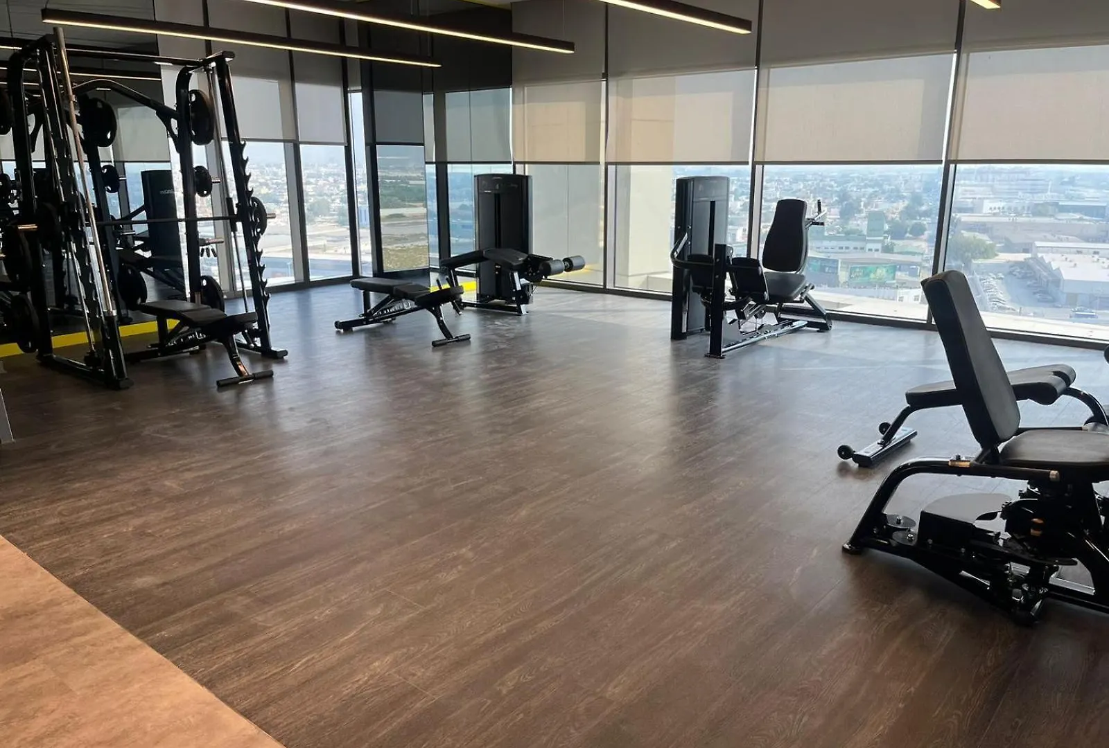 Very Spacious 2 Bedroom Apartment Modern Comfort In The Heart Of Dubai