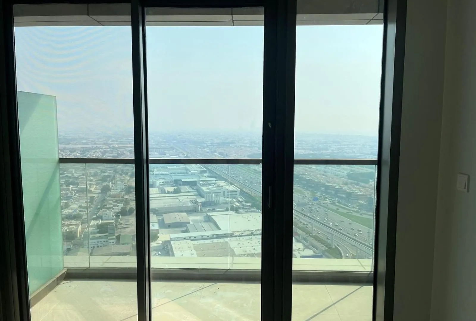 Very Spacious 2 Bedroom Apartment Modern Comfort In The Heart Of Dubai