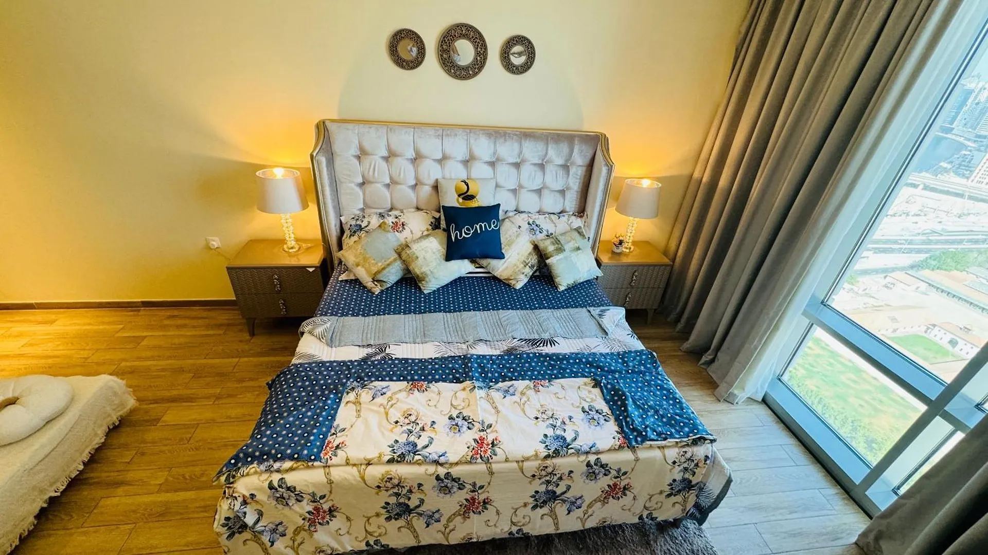 Very Spacious 2 Bedroom Apartment Modern Comfort In The Heart Of Dubai