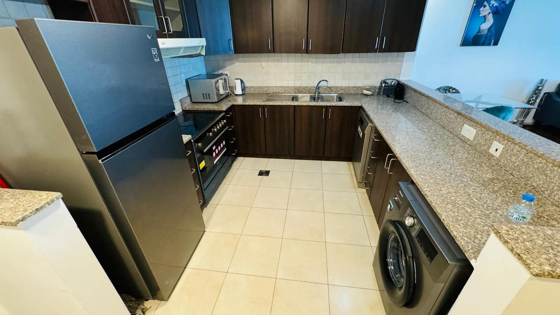 Very Spacious 2 Bedroom Apartment Modern Comfort In The Heart Of Dubai 0*,  United Arab Emirates
