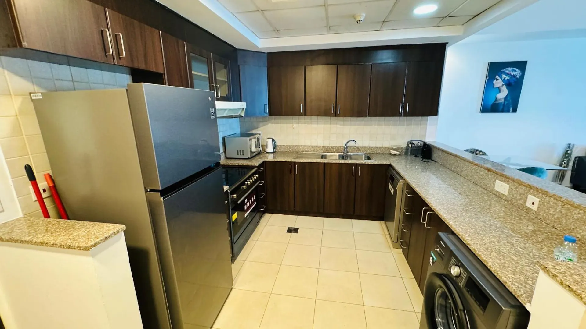 Very Spacious 2 Bedroom Apartment Modern Comfort In The Heart Of Dubai United Arab Emirates