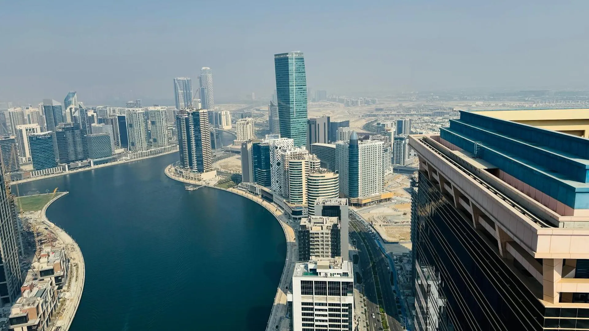 Very Spacious 2 Bedroom Apartment Modern Comfort In The Heart Of Dubai United Arab Emirates